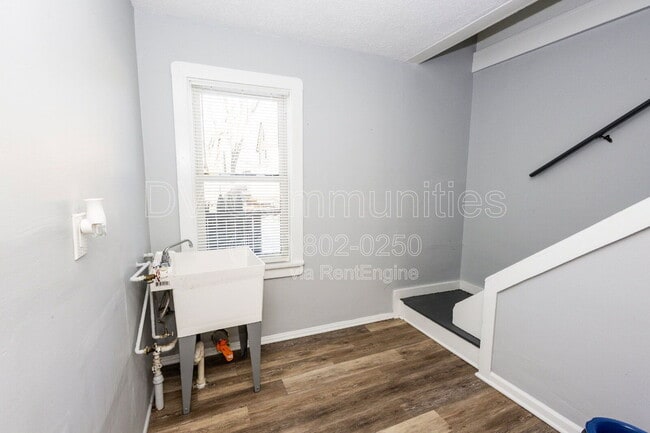 Building Photo - 3132 W 33rd St