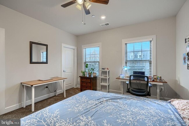 Building Photo - 7142 Starmount Ct