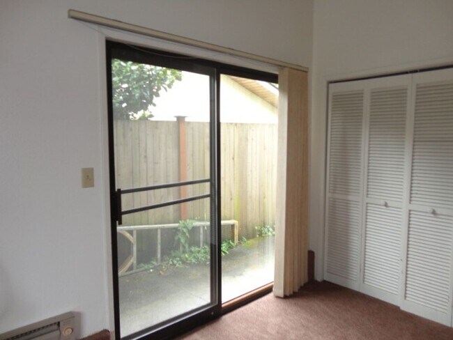 Building Photo - Everett Rambler 3 Bedroom with 1.5 bathroom