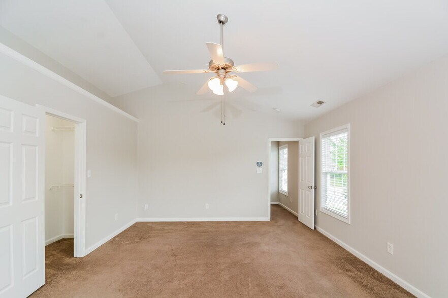 Building Photo - 3729 Chancellorsville Ct