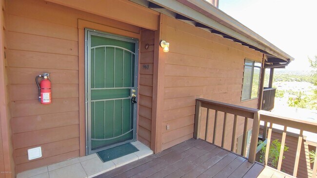 Building Photo - 1015 Fair St