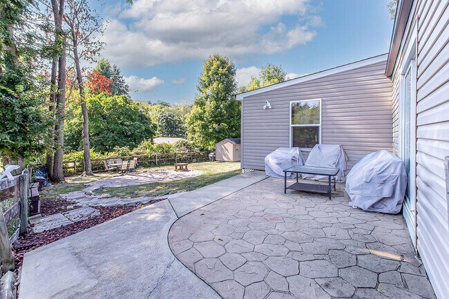 Building Photo - 3507 Susan Lewis Dr
