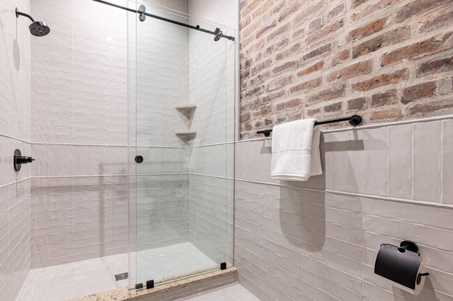 Building Photo - 1011 Canal St