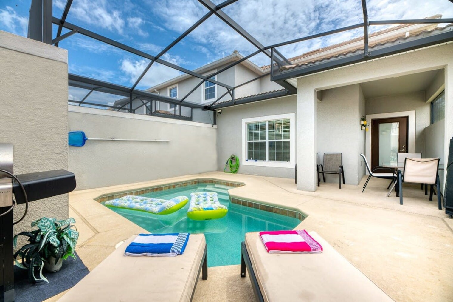 Building Photo - 1571 Moon Valley Dr