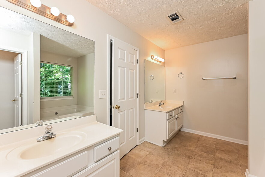 Building Photo - 564 Kirtley Ct