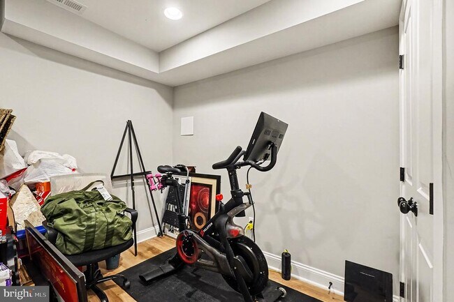 Building Photo - 443 S Robinson St