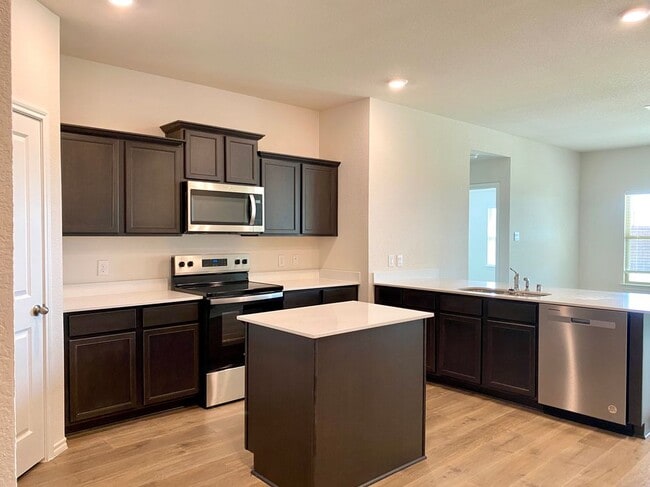 Building Photo - 5111 Knob Hl Dr