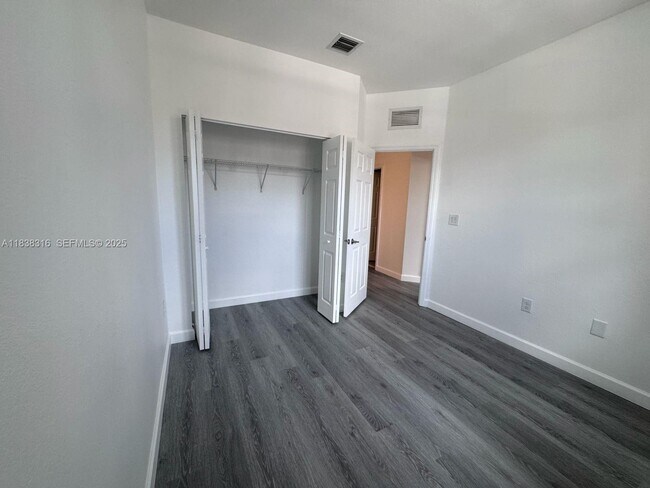 Building Photo - 3757 SE 2nd Dr