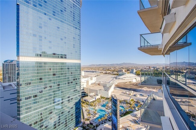Building Photo - 2700 S Las Vegas Blvd