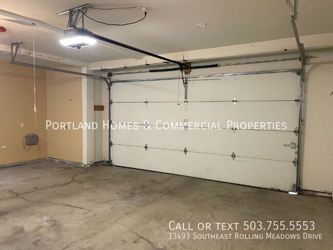Building Photo - 13493 SE Rolling Meadows Dr