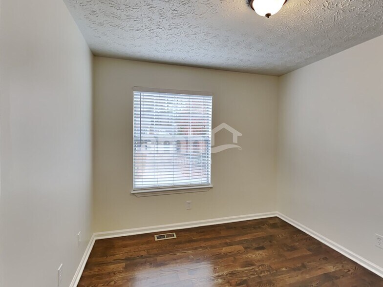 Building Photo - 6028 Woodcreek Dr