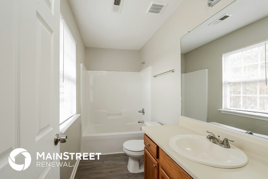 Building Photo - 5511 Grapevine Ct