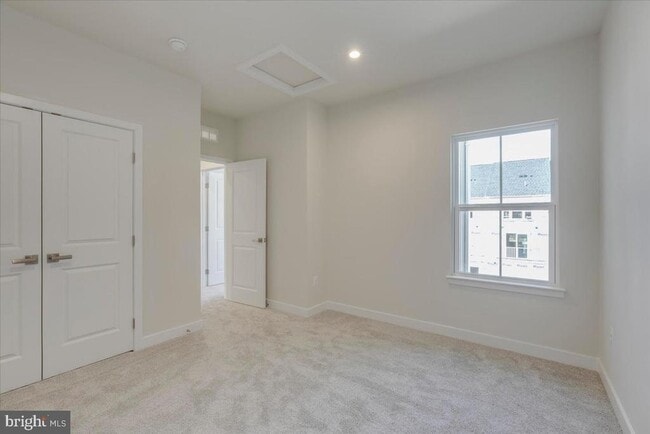 Building Photo - 9287 Tanfield Dr