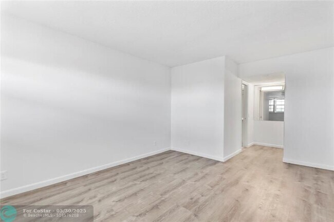 Building Photo - 2671 S Course Dr