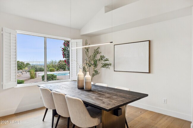 Building Photo - 10875 E Mirasol Cir