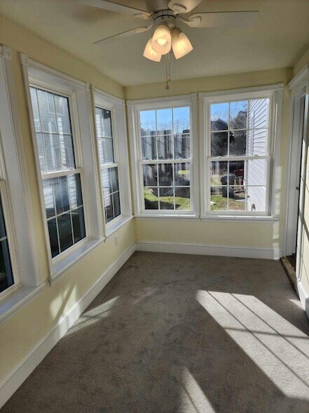 Building Photo - 522 S Broadway