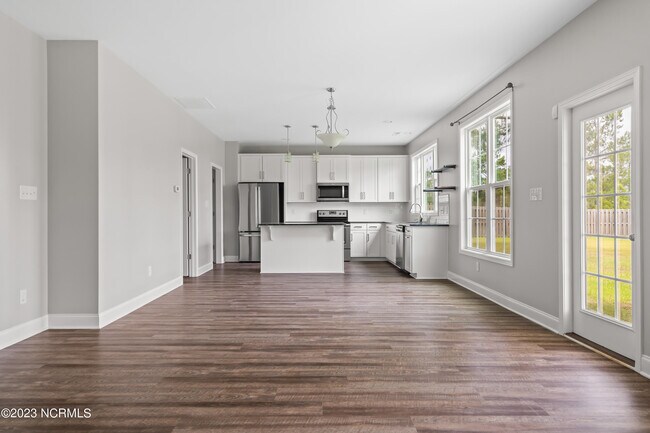 Building Photo - 221 Salty Dog Ln