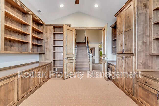 Building Photo - 3608 E Crest Mount Cir