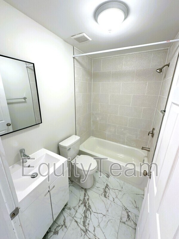 Building Photo - 6012 Prentice St