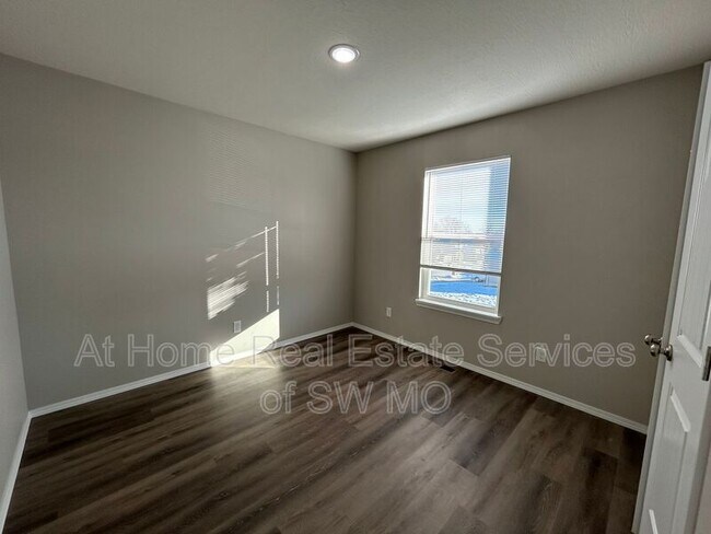 Building Photo - 704 Watermill Cir