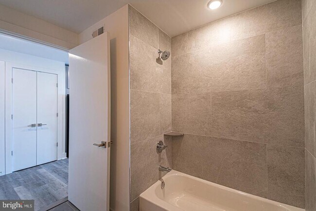 Building Photo - 1245 Ridge Ave