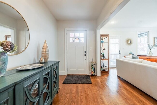 Building Photo - 360 8th St NE