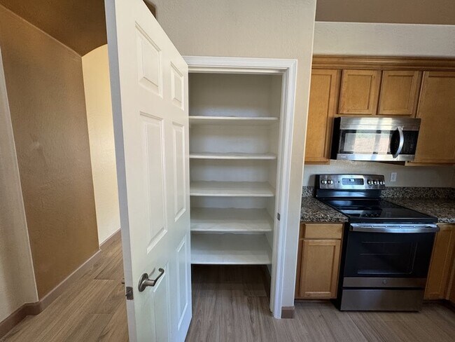 Building Photo - Gilbert Four Bedroom