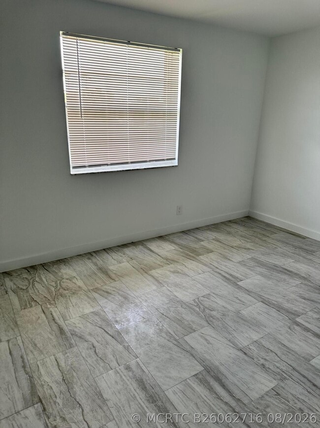 Building Photo - 7145 Huntington Ln