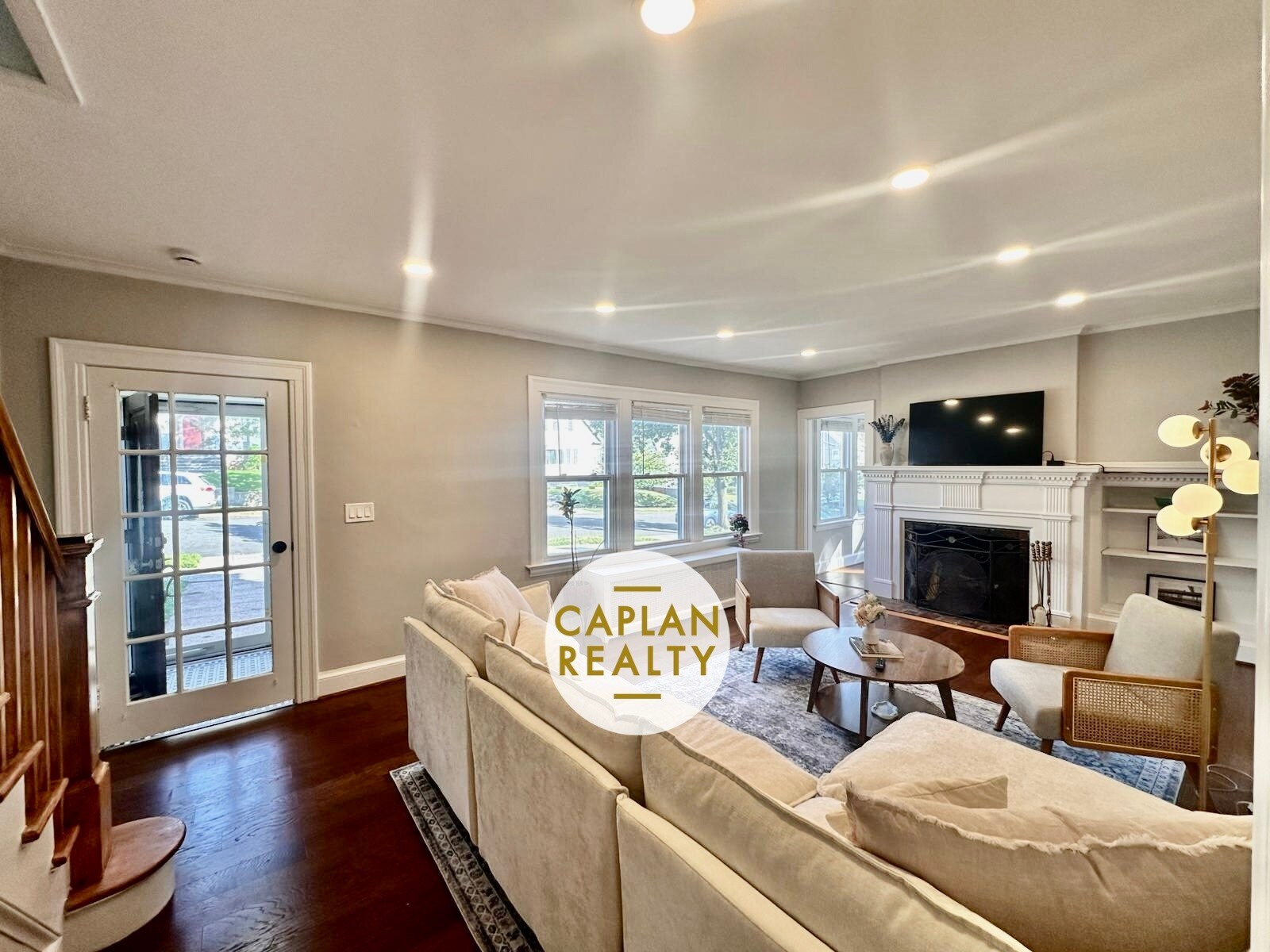 Building Photo - 86 Roydon Rd