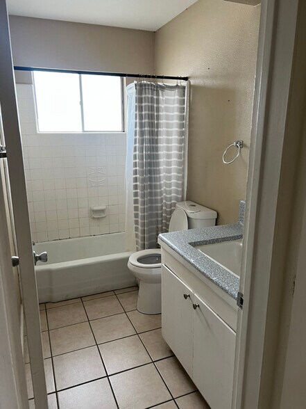 Building Photo - 2501 Bishop Dr