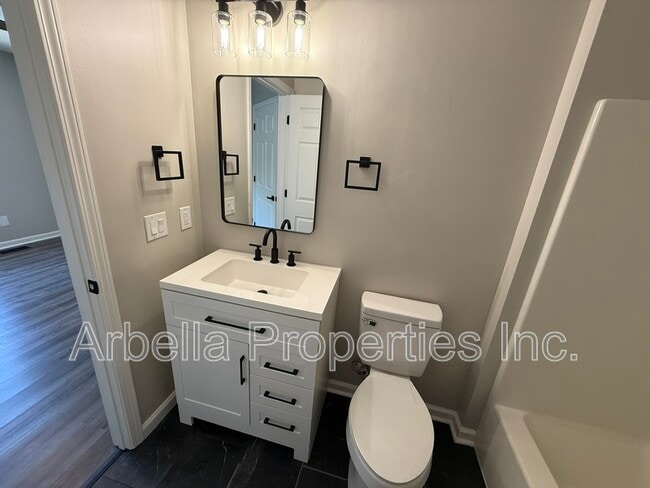 Building Photo - 1735 Blakewood Ct