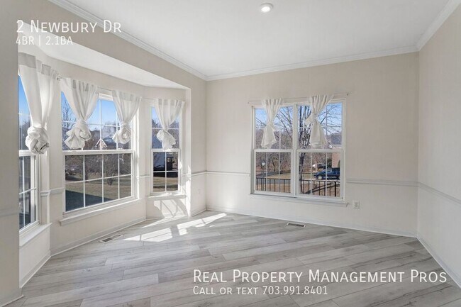 Building Photo - 2 Newbury Dr