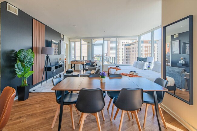 Building Photo - 44 W Monroe St