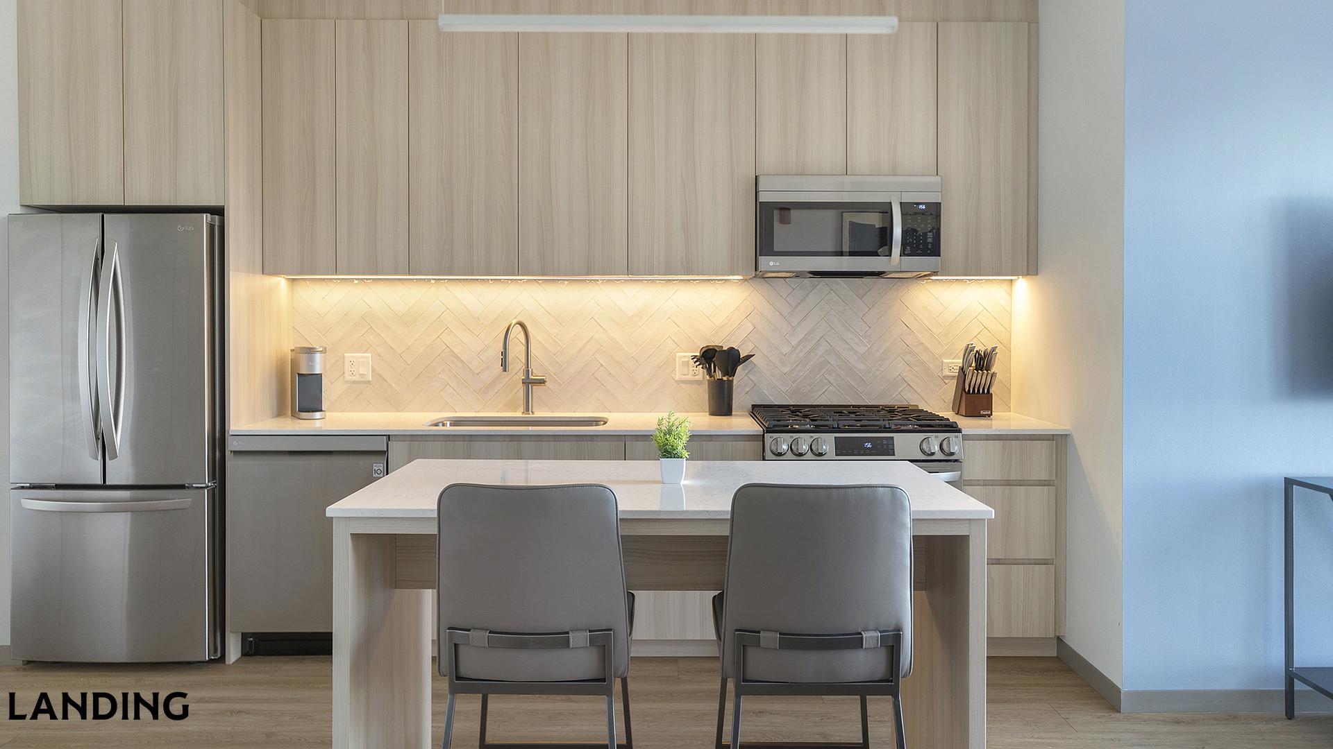 Building Photo - 513 S Damen Ave