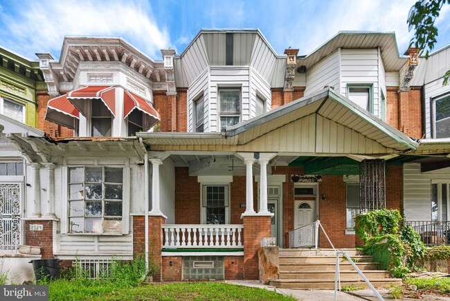 Building Photo - 2127 W Erie Ave