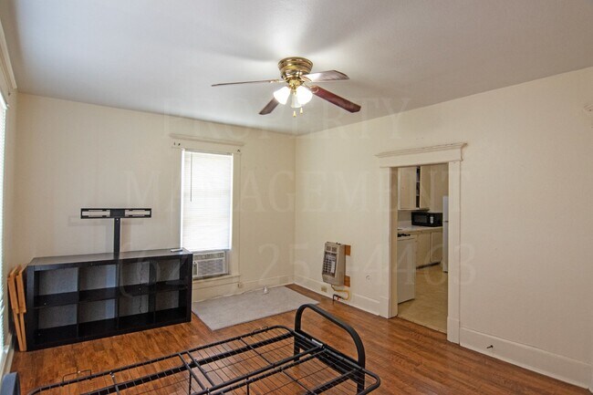 Building Photo - Weekly Rental 1 Bedroom 1 Bath