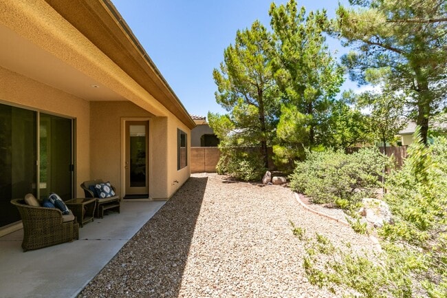 Building Photo - Elegant 3Bedroom/2.5Bath Furnished Home with Casita in Anthem Country Club