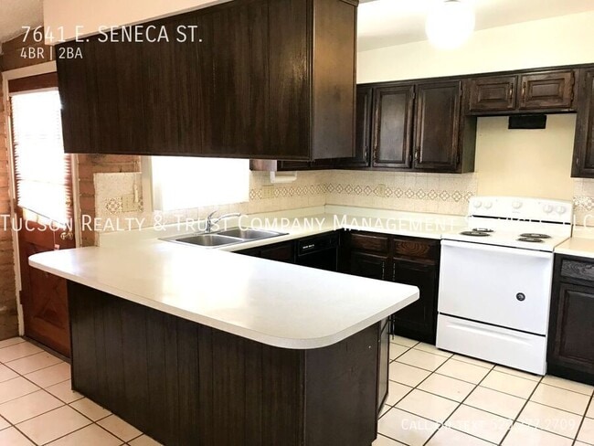 Building Photo - 7641 E Seneca St