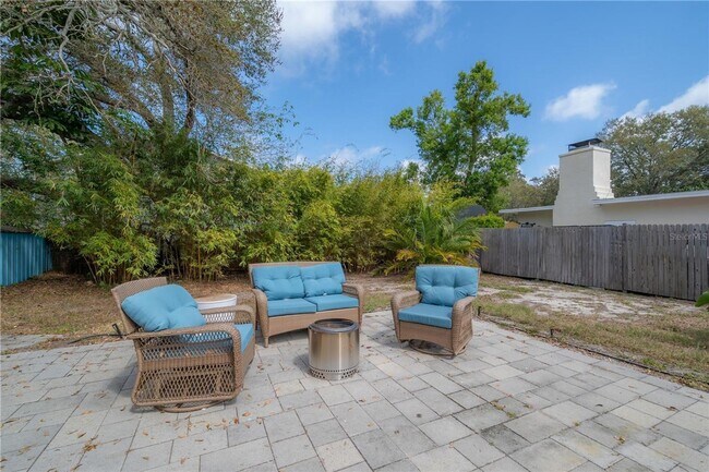 Building Photo - Renovated 2/1 home in Dunedin _ Price reduced