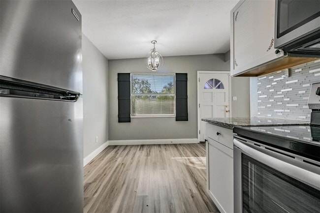 Building Photo - 810 Jurgens St