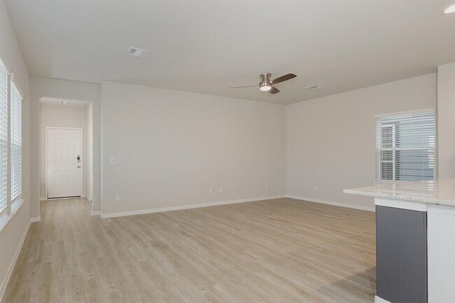 Building Photo - 27065 Beach Ball Dr