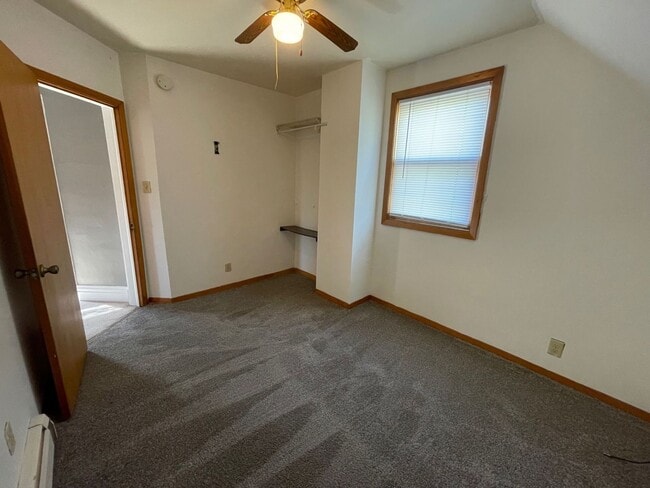 Building Photo - 4 Bedroom Home in Duluth - Available Now!