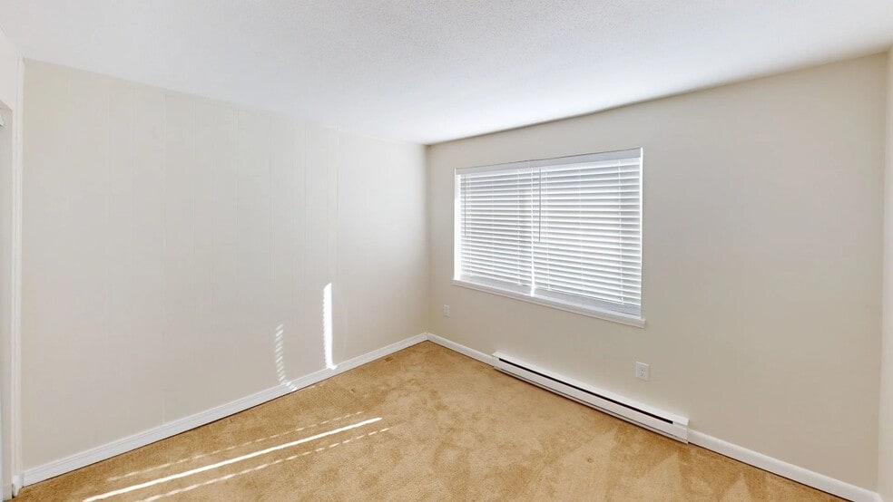 Building Photo - 54 Simard Dr