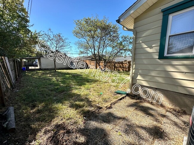 Building Photo - Cozy 3 Bed 1.5 bath