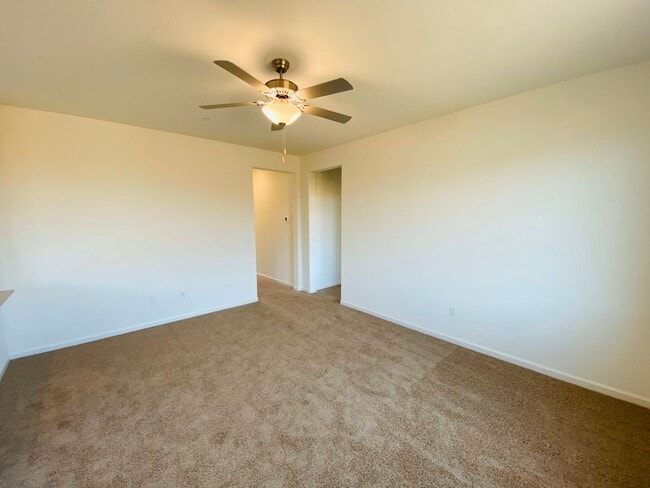 Building Photo - 5531 Glowhaven St