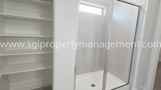 Building Photo - 3604 High Valley Dr
