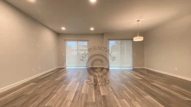 Primary Photo - 4663 Cahuenga Blvd