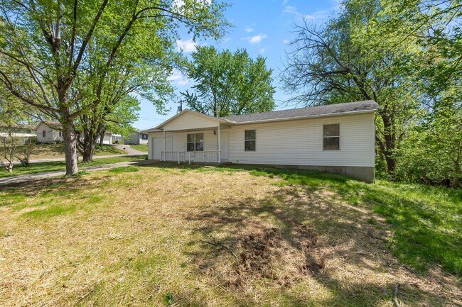 Building Photo - Charming Home In Jackson