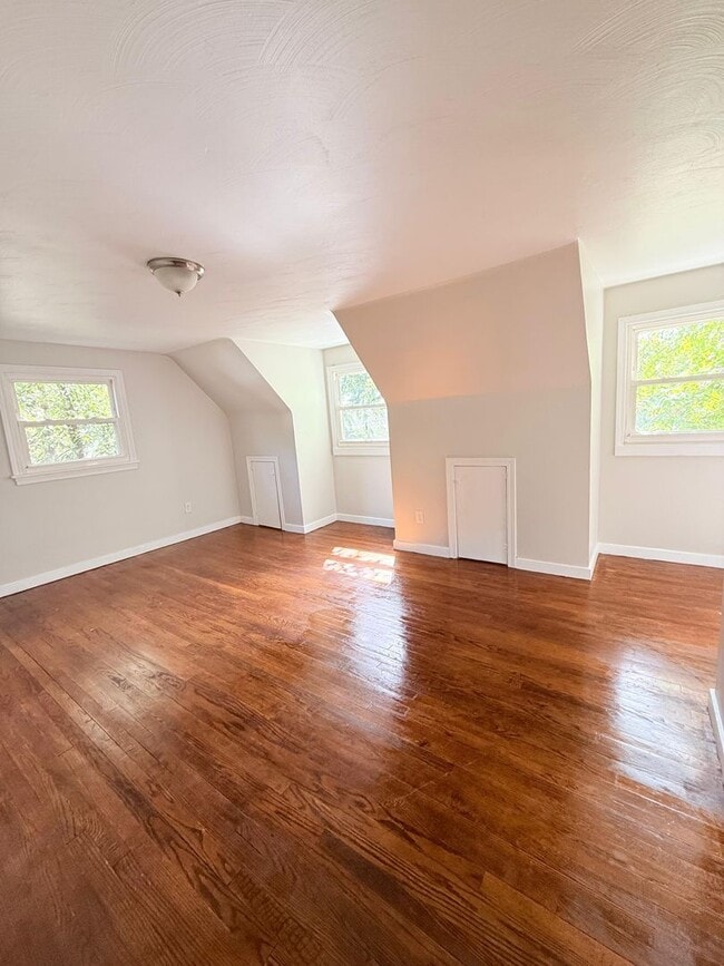 Building Photo - Beautiful Newly Renovated 2BD 1BA Home in ...