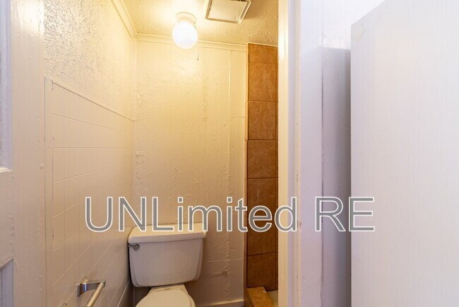 Building Photo - 306 S Humphreys St